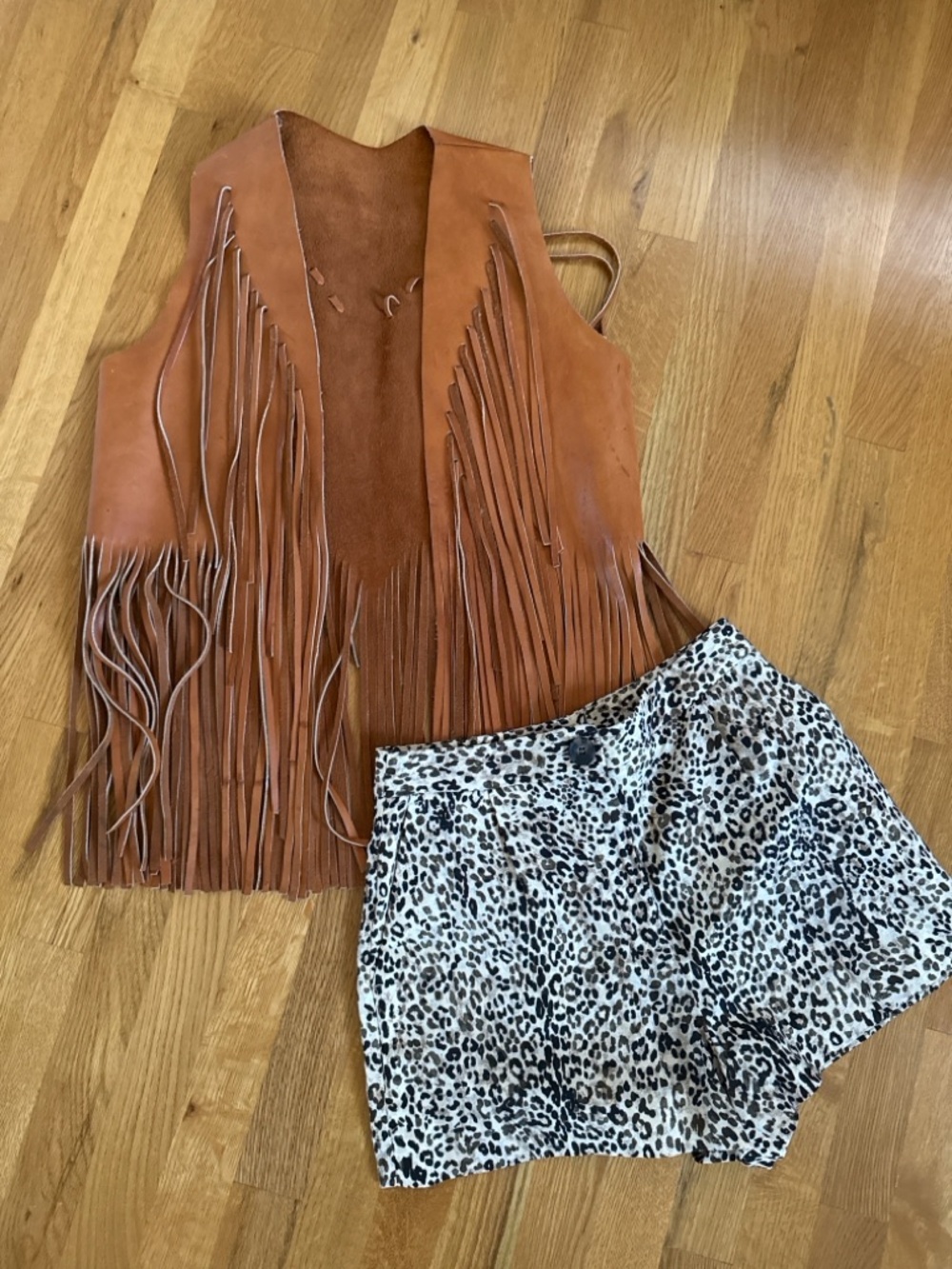 Vintage  Brown 70’s Boho Leather Fringe Vest - Picture 7 of 7